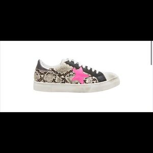 Steve Madden sneaker